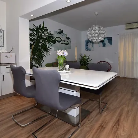 Apartment Maja Makarska